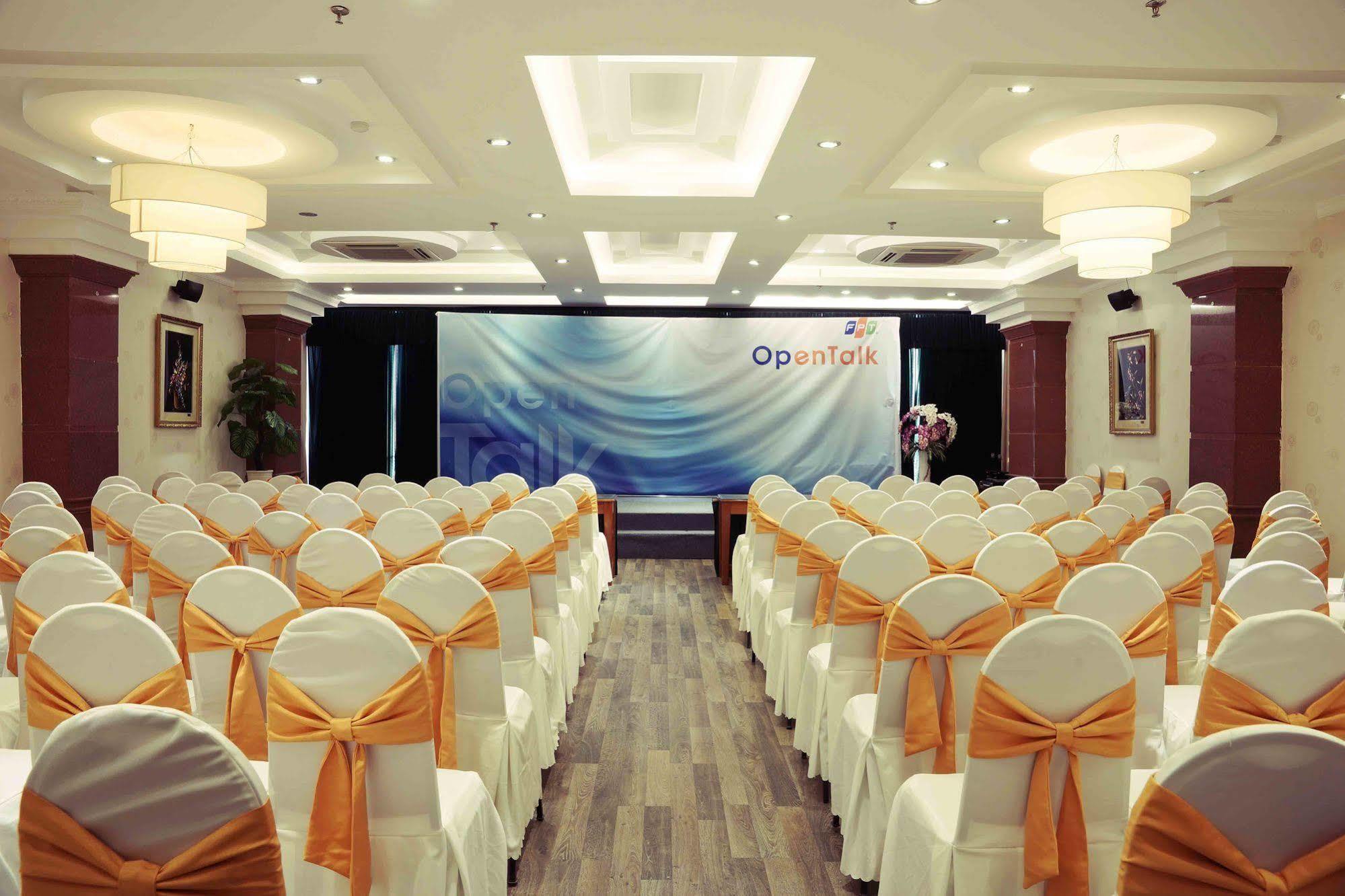 Adina Hotel Дананг Экстерьер фото