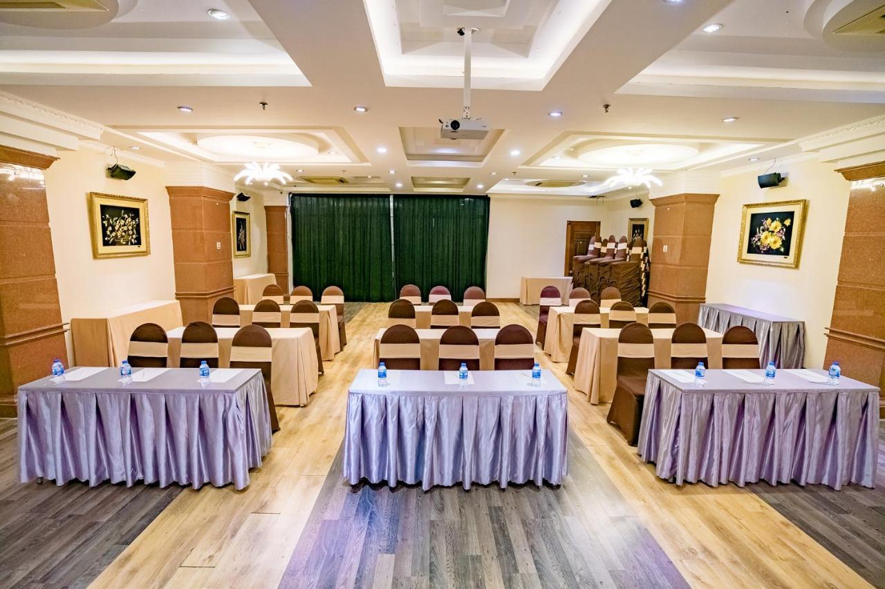 Adina Hotel Дананг Экстерьер фото