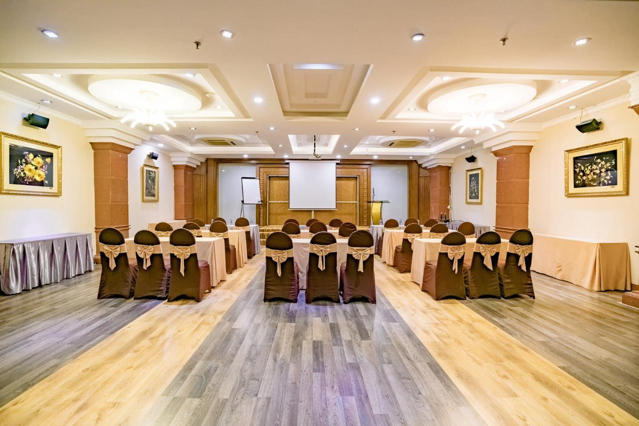 Adina Hotel Дананг Экстерьер фото